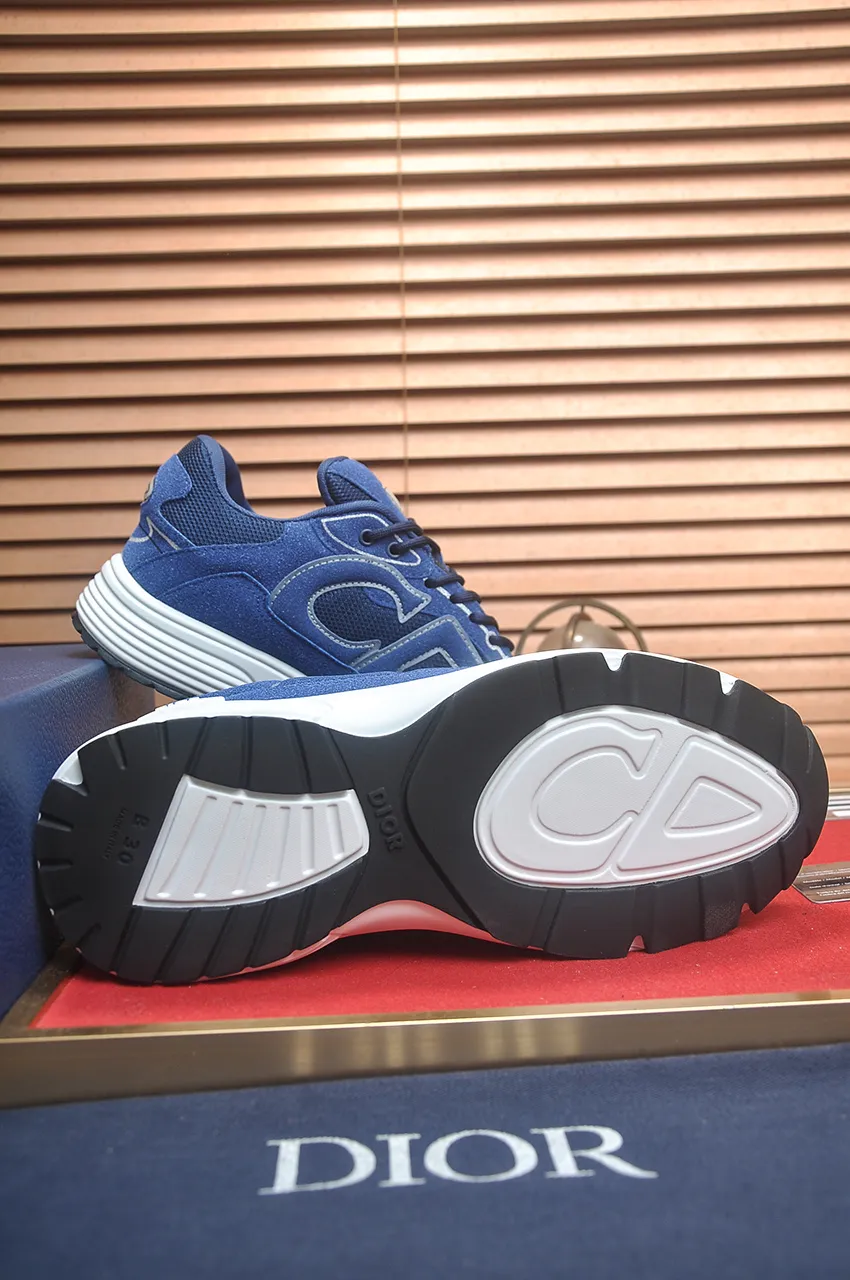 Men's men's shoes 💰: 500💶 (top original order) Brand: Dior (Dior) Standard code: Men's code 38-44 (45 customized) Grade: Same as the official website Material: Top original cowhide spliced ​​together Original wear-resistant and lightweight outsole Style category: Fashionable casual shoes Distinguished luxury brand elements top luxury Color: Actual picture color